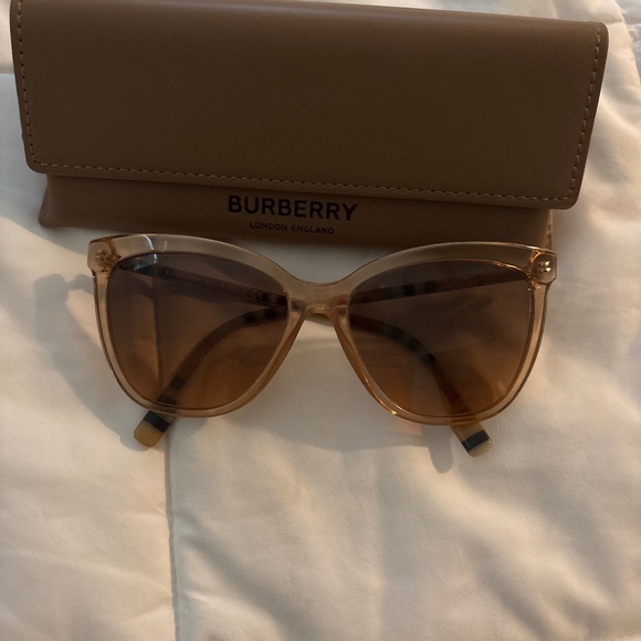 Burberry women’s authentic sunglasses brand new,All Products : American Fashion Style Bags On Sale